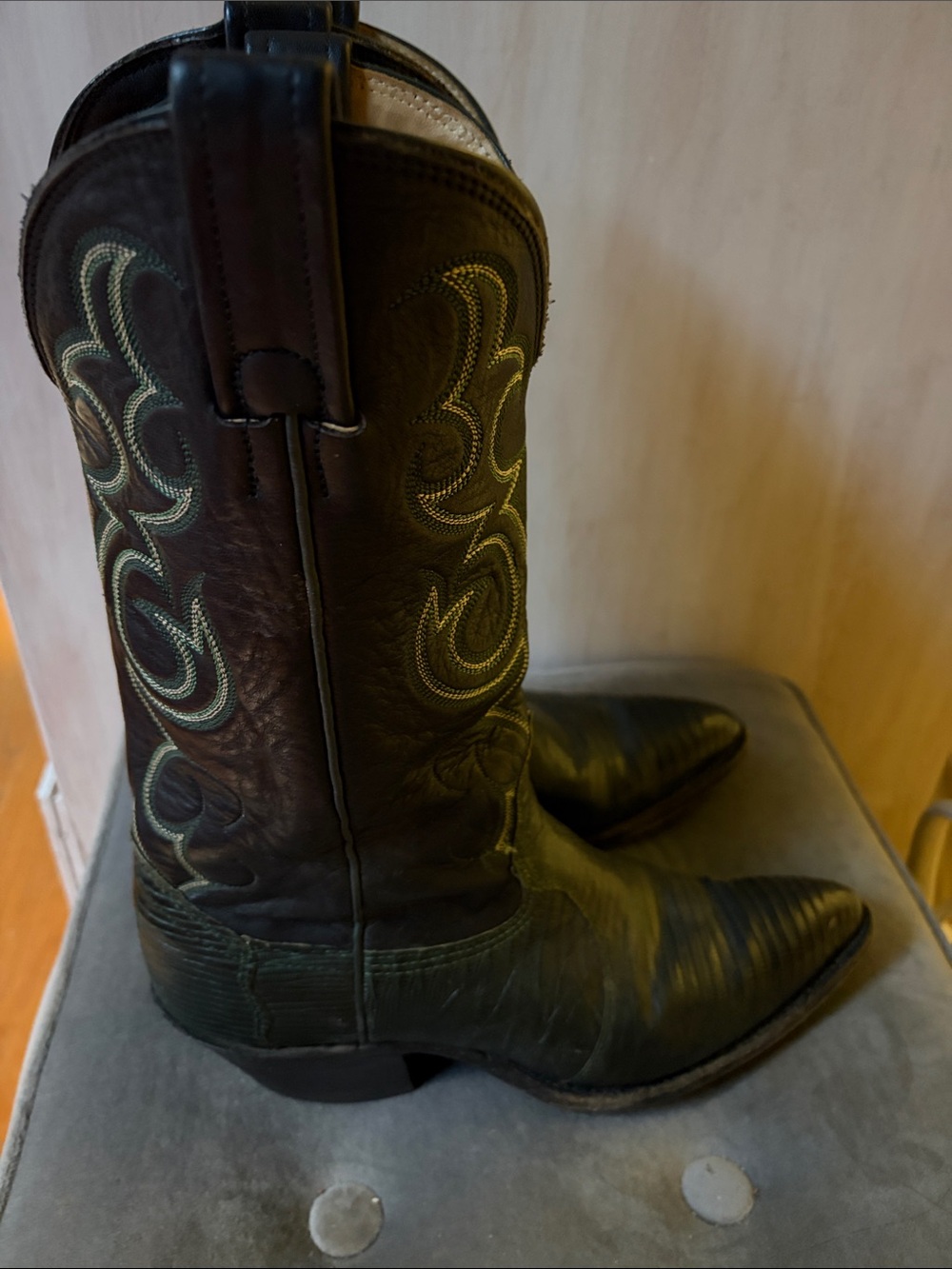 Classic Dark Green Leather Cowboy Boots with Embroidered Shaft
